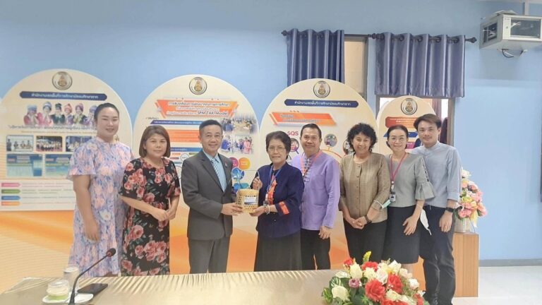 อาจารย์คณะพยาบาลเข้าพบรองผู้อำนวยการ สพม.