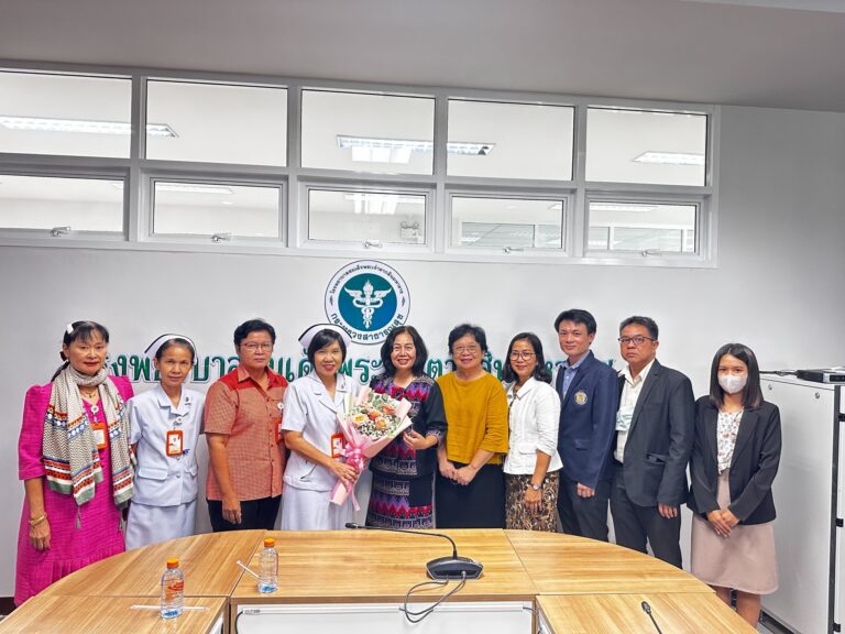 คณะพยาบาลศาสตร์ร่วมแสดงความยินดีกับรองผู้อำนวยการฝ่ายการพยาบาล