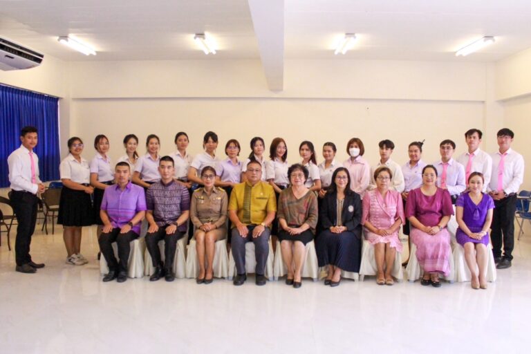 คณะพยาบาลศาสตร์ วิทยาลัยนอร์ทเทิร์น ได้รับเกียรติจาก สำนักงานกระทรวงวัฒนธรรม จังหวัดตาก นำโดย นายพลวัฒน์ เอี่ยมแก้ว รองประธานสภาวัฒนธรรมจังหวัดตาก ให้ความรู้ ในโครงการ “อบรมเชิงปฏิบัติการ การพัฒนาบุคลิกภาพของนักศึกษาพยาบาล”