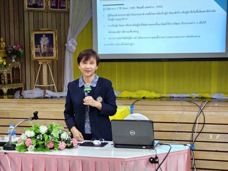 อาจารย์ พรทิพย์ ธรรมวงค์ อาจารย์ประจําสาขาจิตเวชและสุขภาพจิต คณะพยาบาลศาสตร์ วิทยาลัยนอร์ทเทิร์น ออกให้บริการวิชาการช่วงเดือนกุมภาพันธ์ – มีนาคม2567 โดยได้รับเชิญเป็นวิทยากรให้กับพยาบาลวิชาชีพที่เข้าอบรมหลักสูตรการพยาบาลเฉพาะทาง จํานวน 2 หลักสูตร คือสาขาการพยาบาลสุขภาพจิตและจิตเวช ของโรงพยาบาลสวนปรุง และหลักสูตรการพยาบาลเฉพาะทางสาขาการพยาบาลสุขภาพจิต และจิตเวชเด็ก และวัยรุ่นของสถาบันพัฒนาการเด็กราชนครินทร์จังหวัดเชียงใหม่